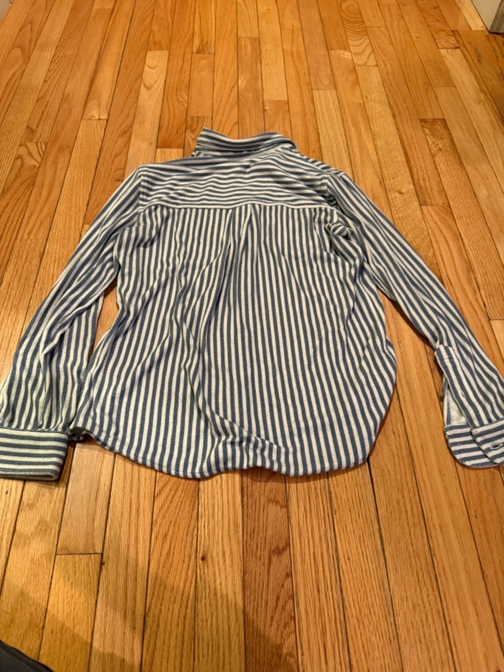 Classic Blue Stripe Button-Down Shirt for Women polished staple poplin - Picture 5 of 7